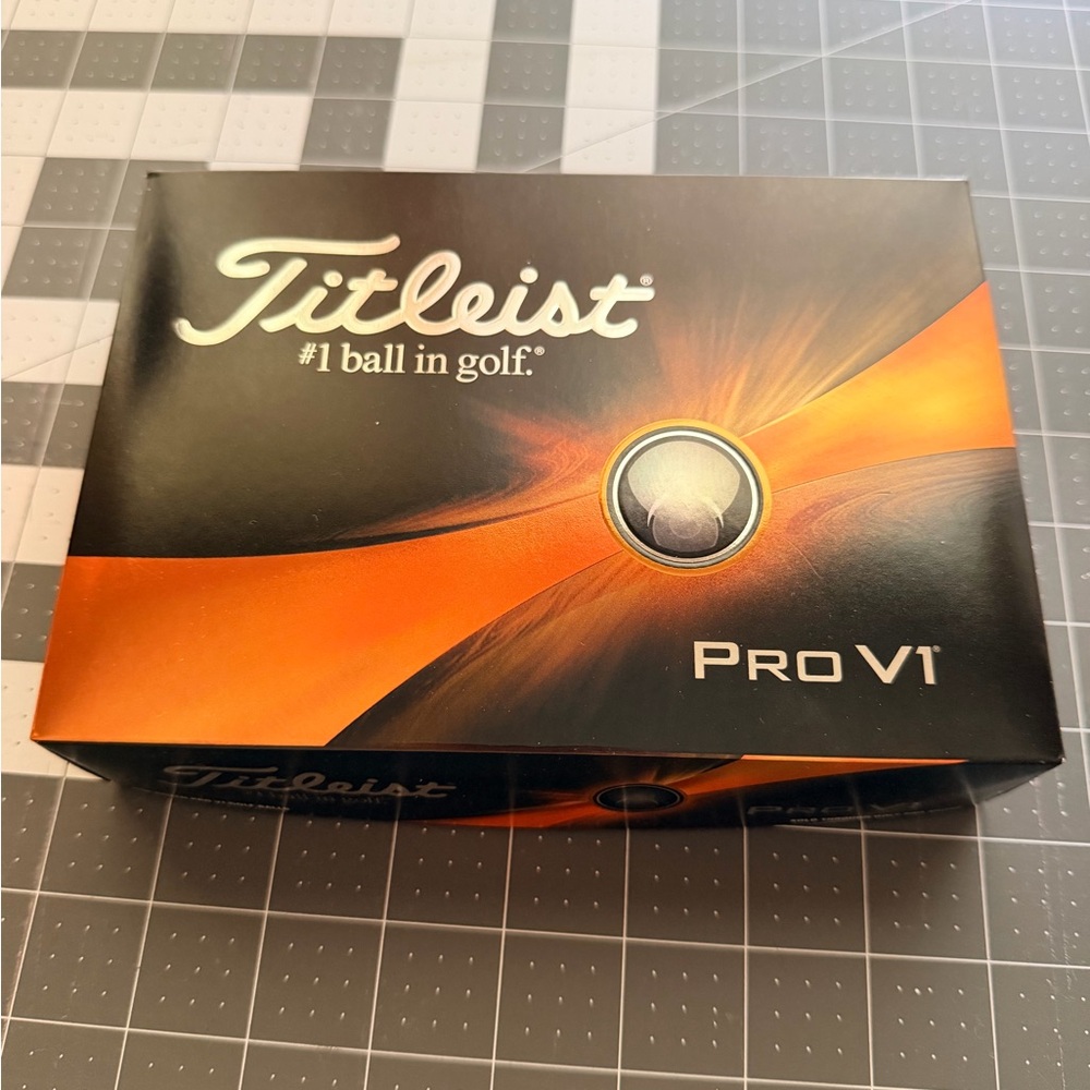 12 Titleist Pro V1 Golf Balls